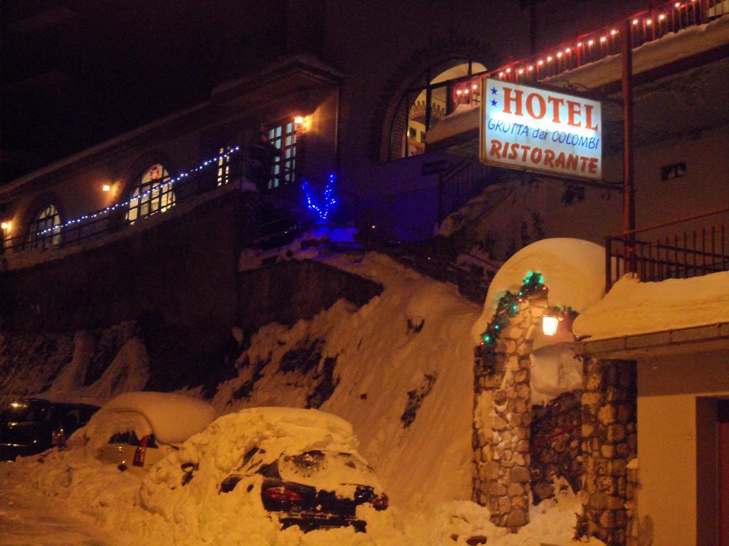 Grotta Dei Colombi Hotel Scanno Bagian luar foto