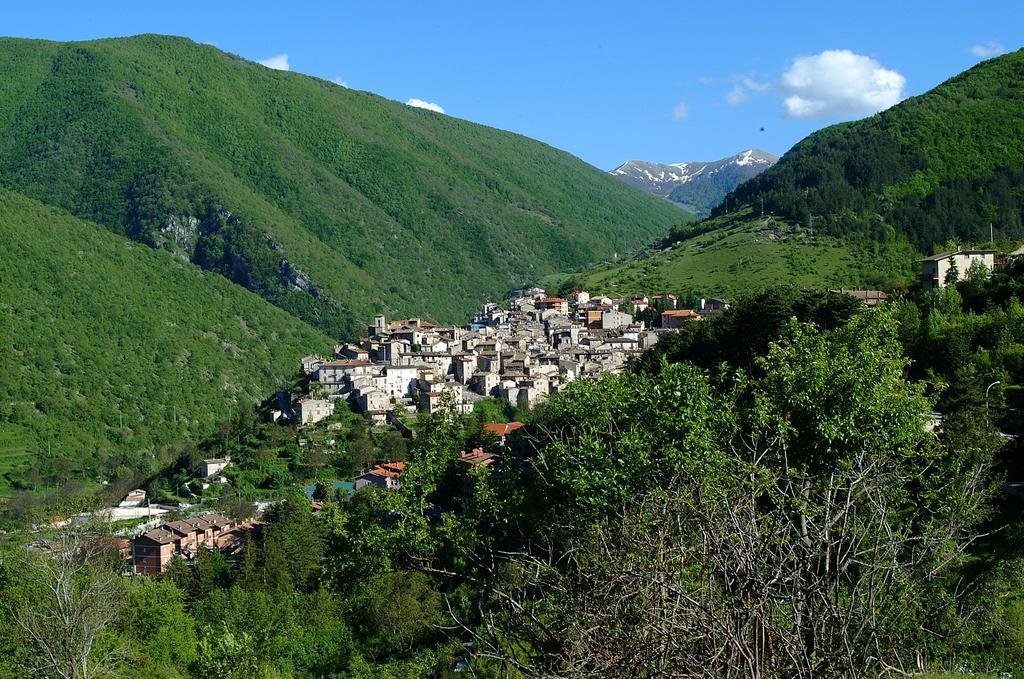 Grotta Dei Colombi Hotel Scanno Bagian luar foto