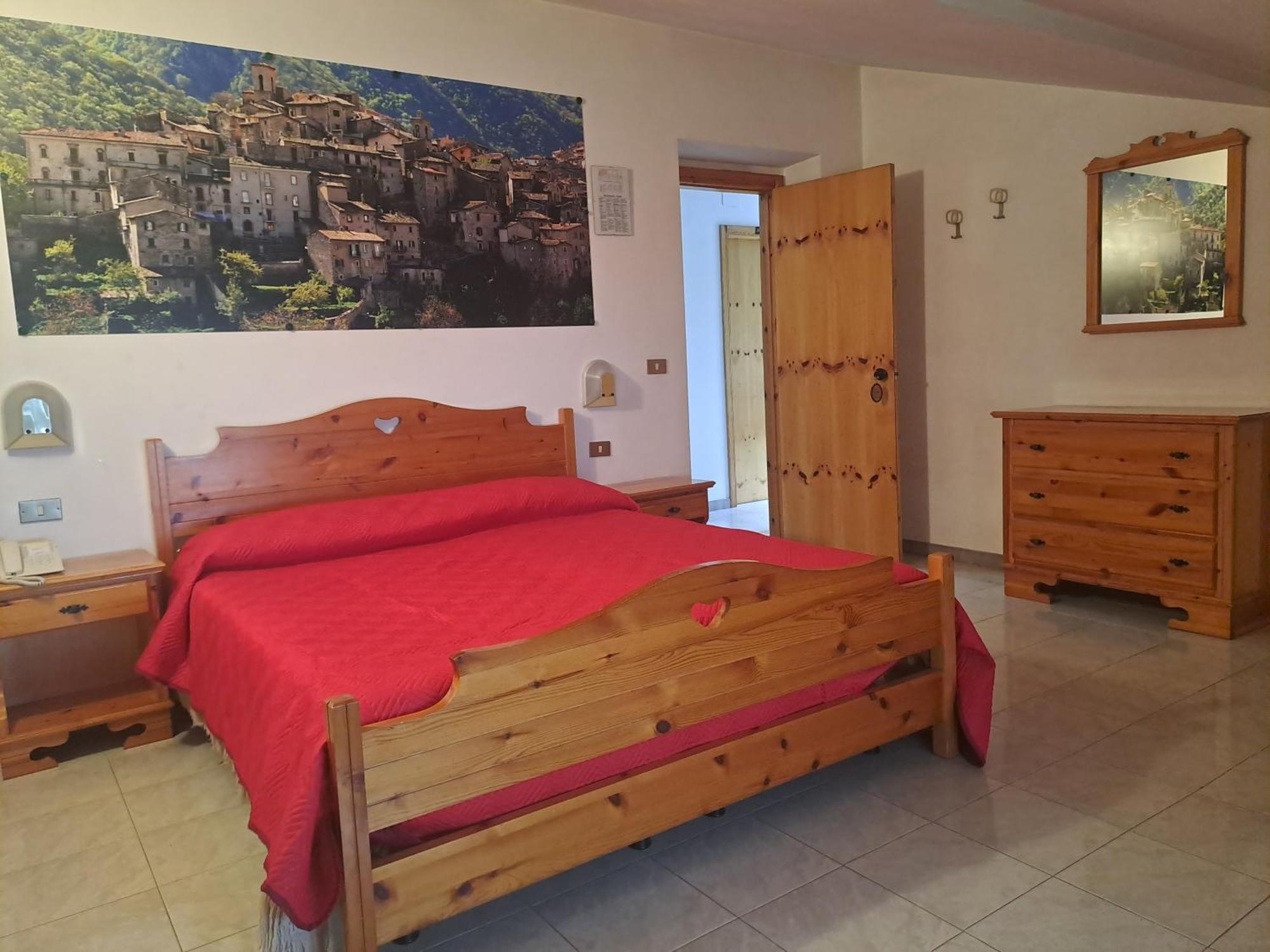 Grotta Dei Colombi Hotel Scanno Bagian luar foto